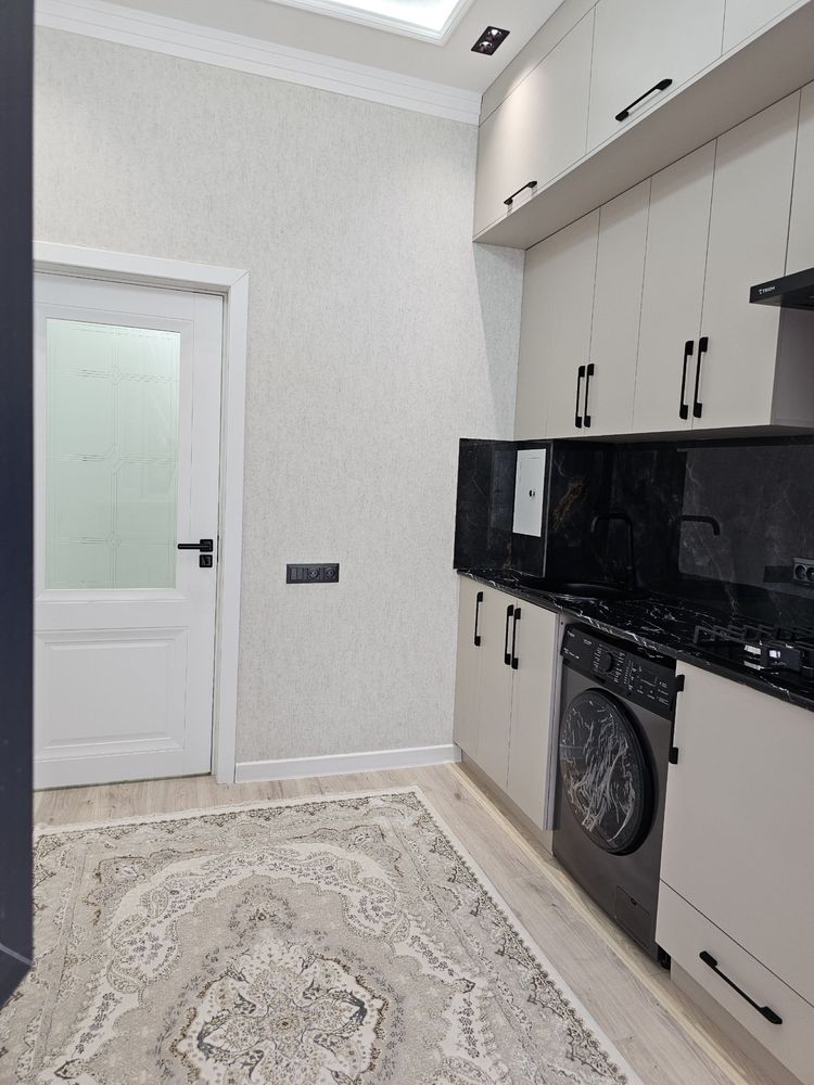 Юнусобод -4 кв 2/2/10.42м2 срочно продам квартиру