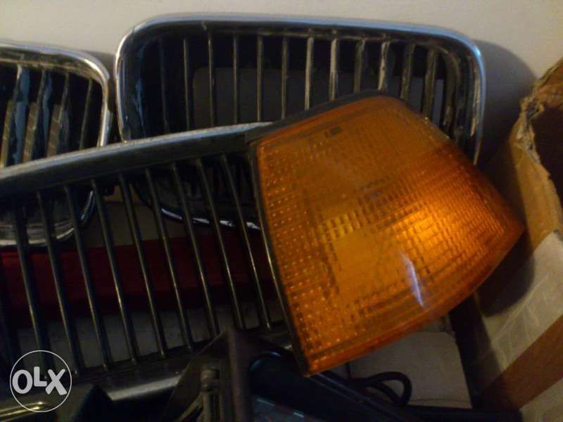 триъгълници,аптечки,ключ за гуми,крик,огледала,теглич и др..