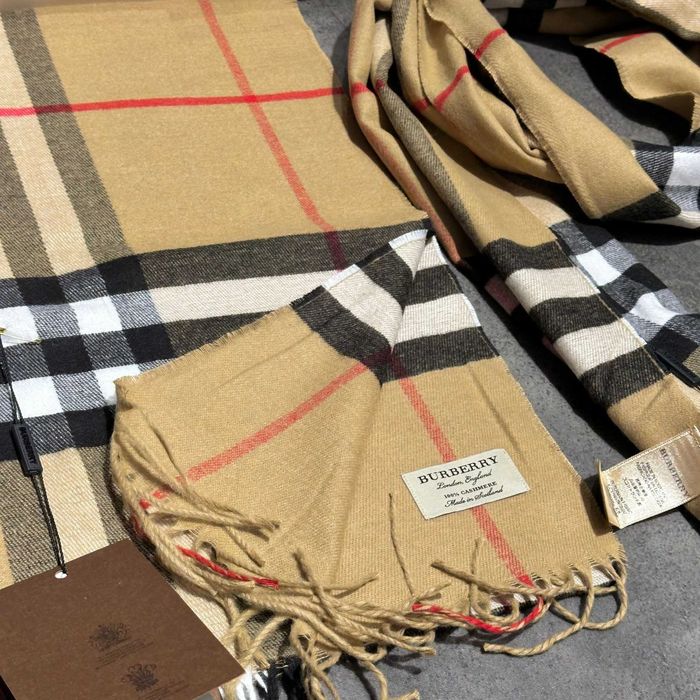 Луксозен подаръчен комплект Маркови шалове markovi shalove lux podarak