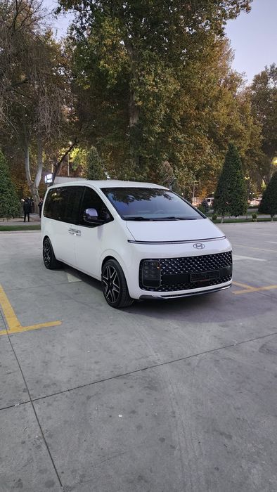 Hyundai Staria Lounge