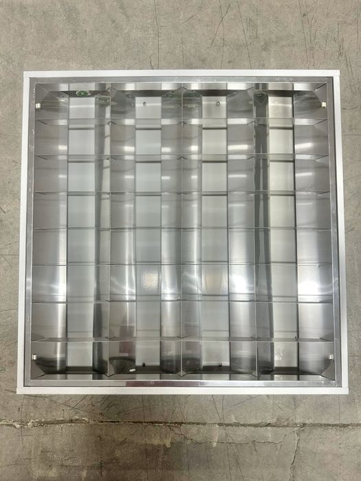 Луминисцентни осветителни тела за окачен таван 400 броя