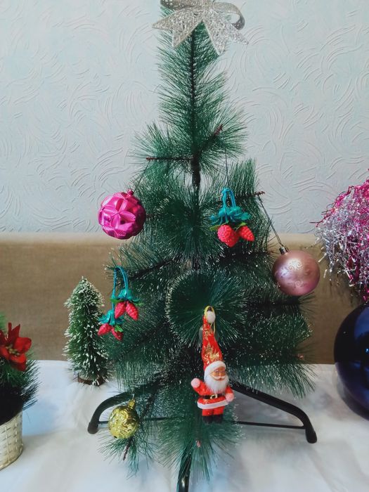 Продам ёлочку и игрушки