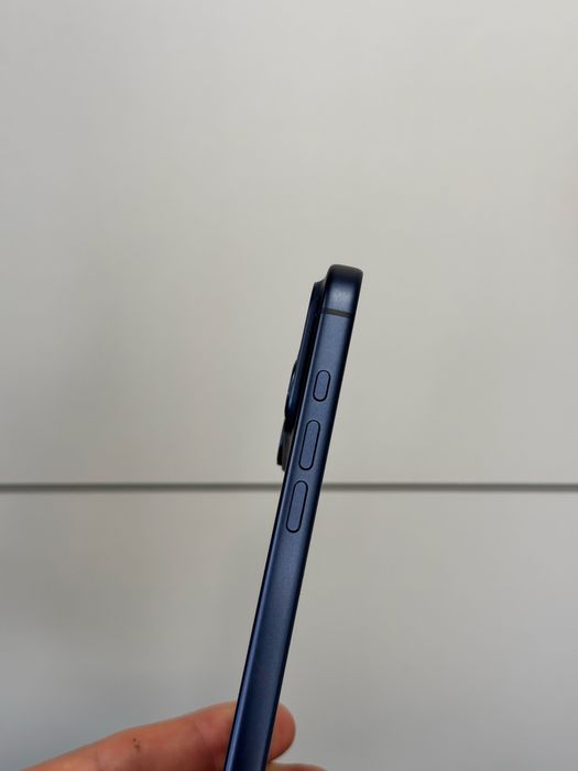 Продавам перфектен iPhone 17 PRO MAX