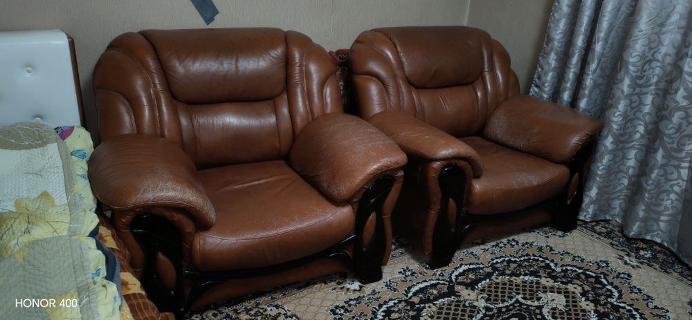 Кожанные кресла. 2шт.