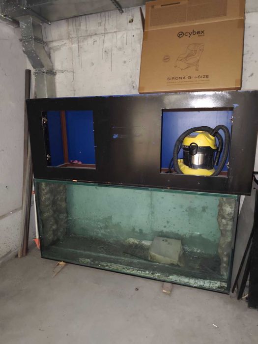 Продавам аквариум