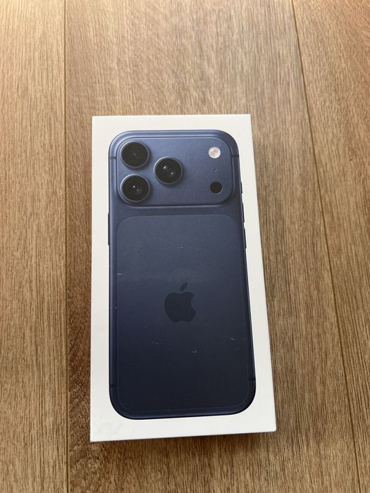 ЗАПЕЧАТАН! Iphone 17 PRO 256 Deep Blue / НОВ!