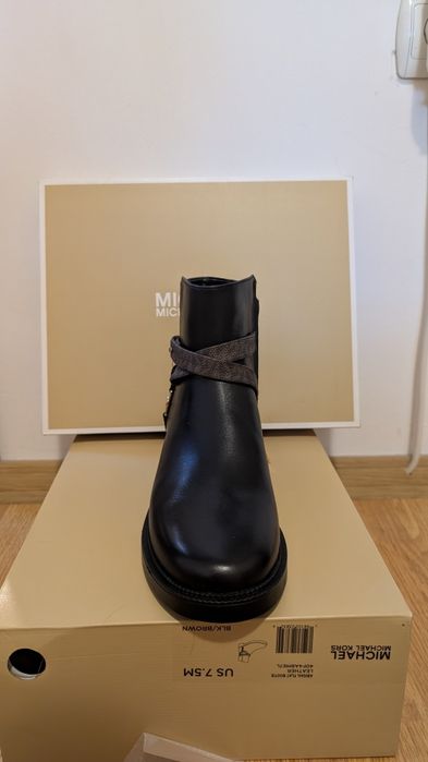 Ghete/botine piele Michael Kors nr  38, noi, 50% reducere
