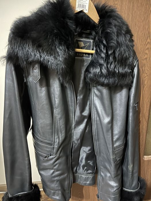 Geaca din piele cu guler si maneci din blana
