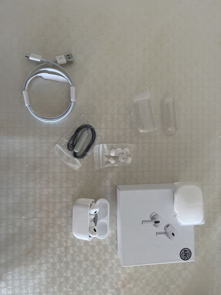 Наушники Apple AirPods Pro 2 with Type-C/Wireless Charging белый