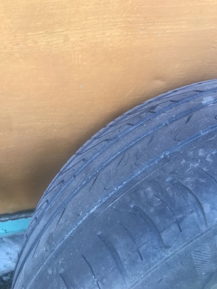 Продам б/у Шины на 225*55 r18 в хоршем состояний