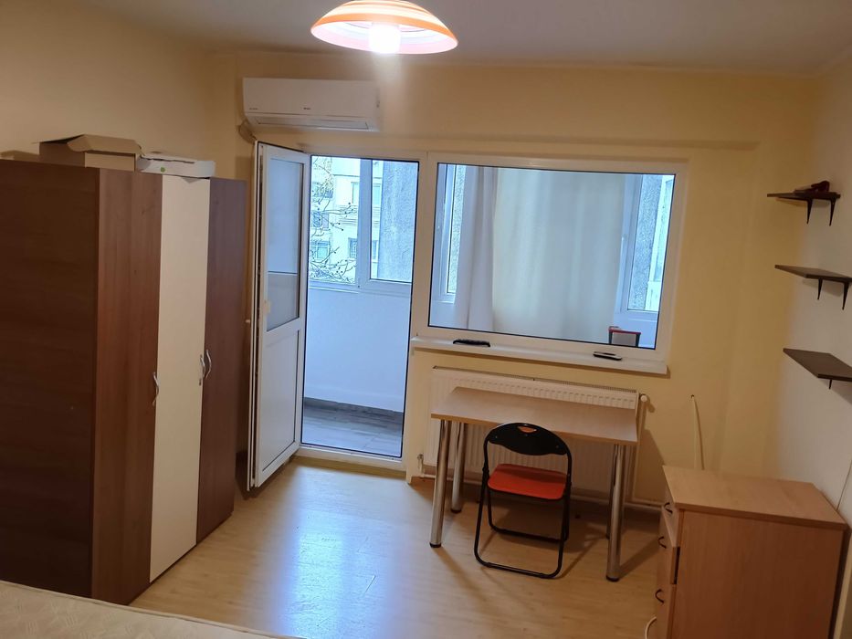 Închiriez garsonieră