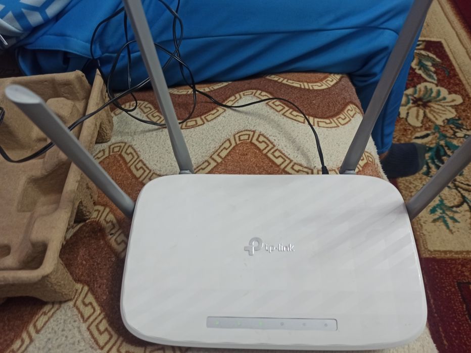 Wifi router yangi simsiz hamma joyga ishlaydi garant beramiz