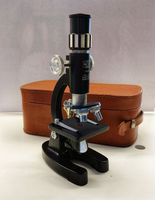 Стар японски микроскоп