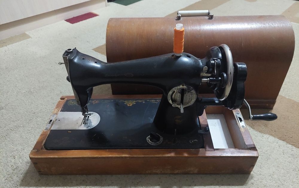 Ручная швейная машинка