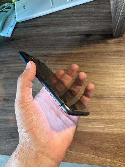iPhone 11 в ПЕРФЕКТНО състояние