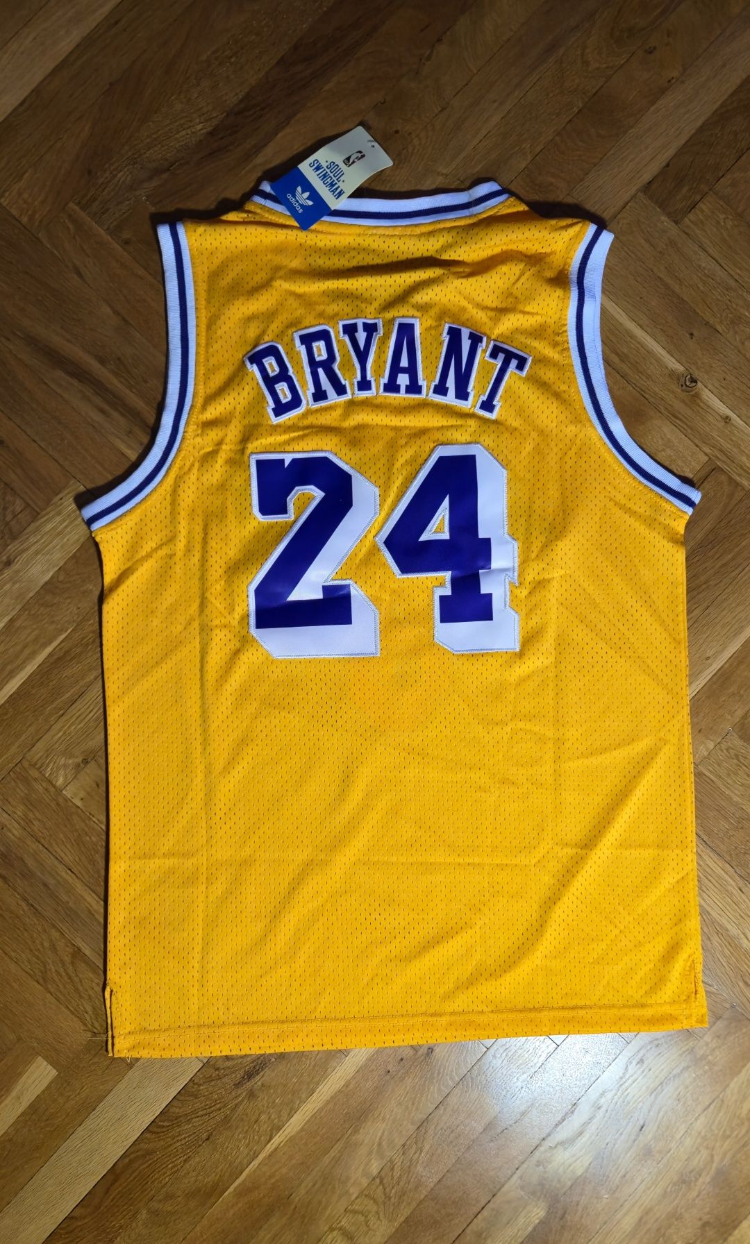 NBA Lakers потник