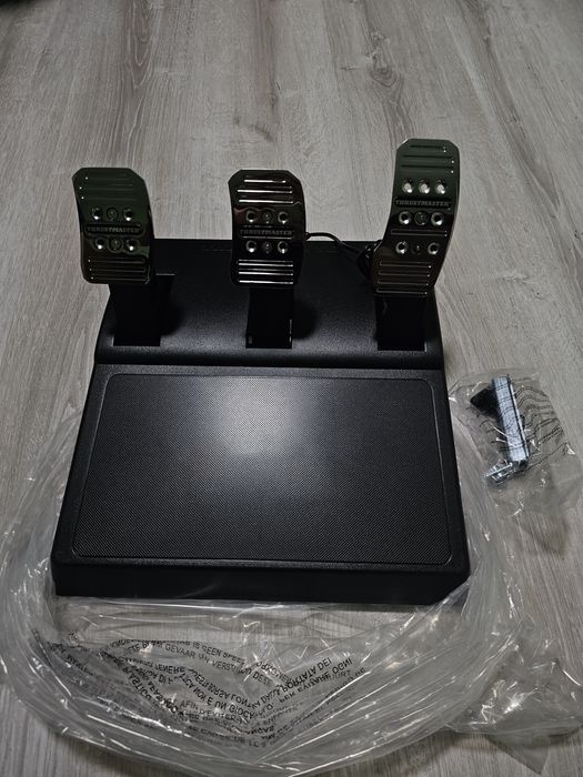 !!!СПЕШНО!!! Педали Thrustmaster T3PA - чисто нови