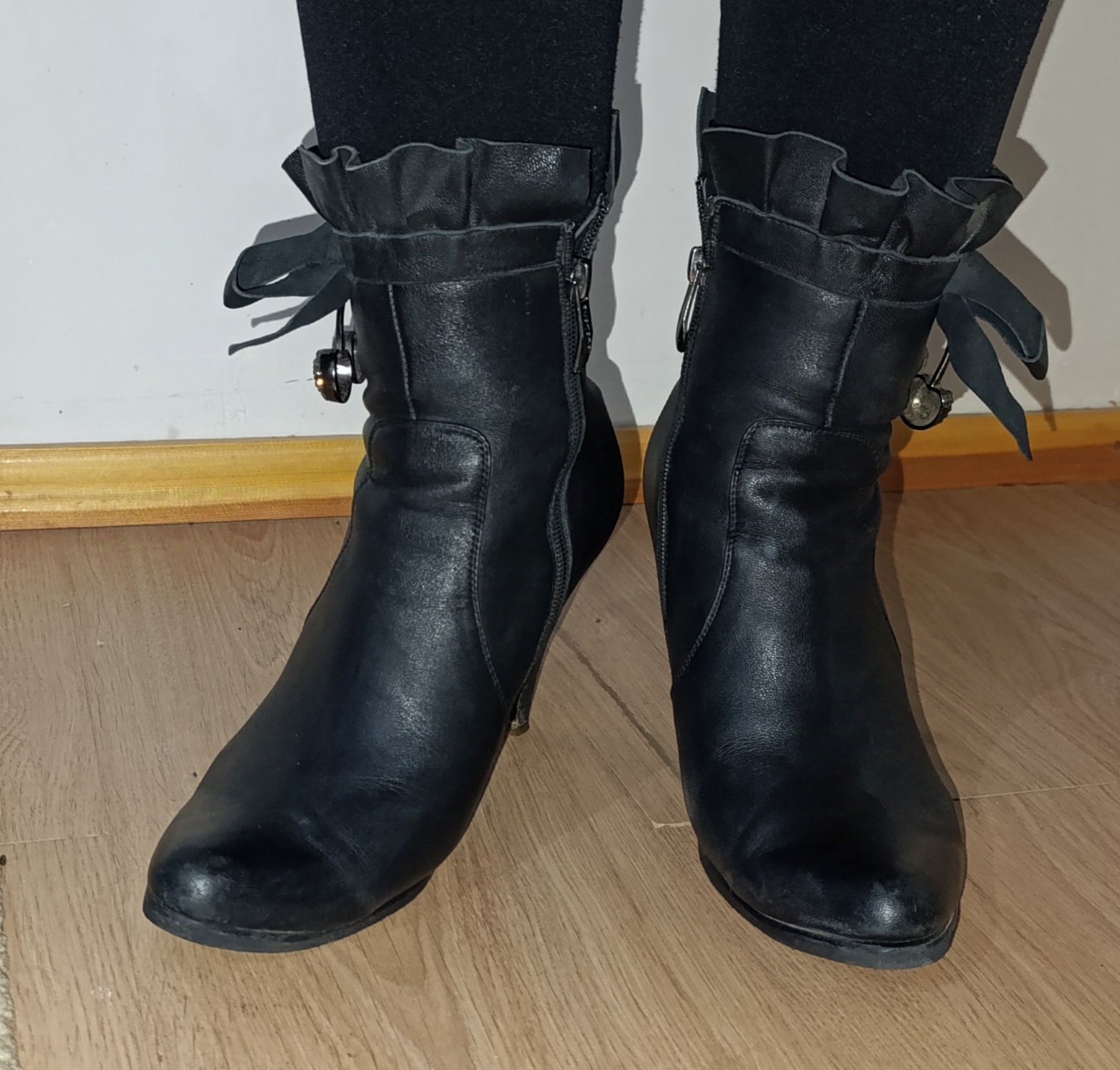 Ayollar etiki. 60000