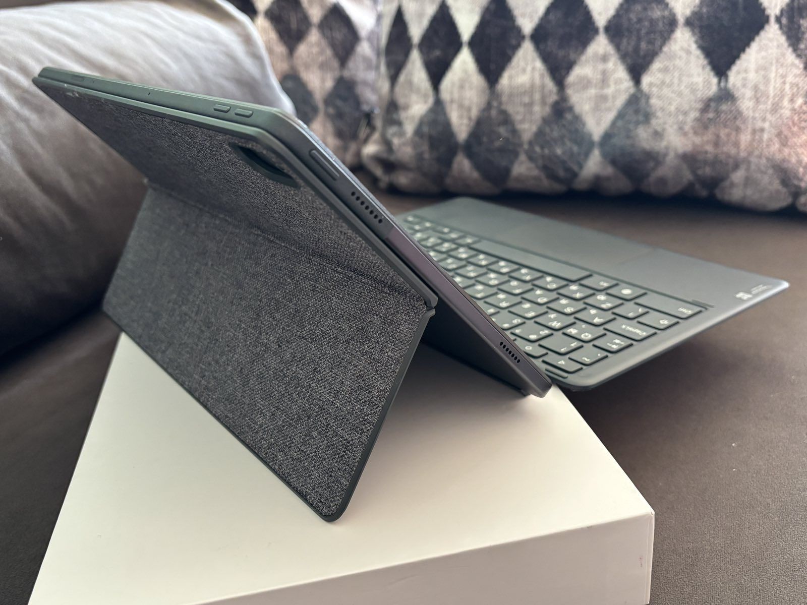 Таблет Lenovo Tab P11 Plus, Octa-Core, 11" 2K IPS, 128GB, 6GB RAM, Wi-