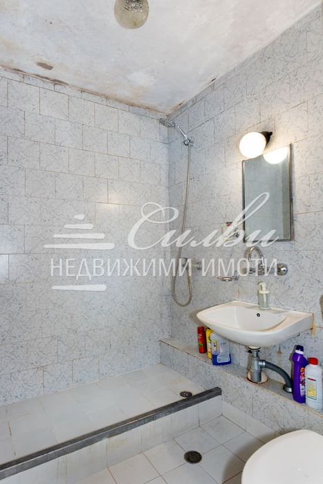 МНОГОСТАЕН апартамент с ТРИ спални - кв. Тракия !