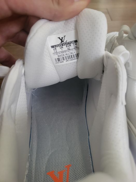 Adidași LV triple white