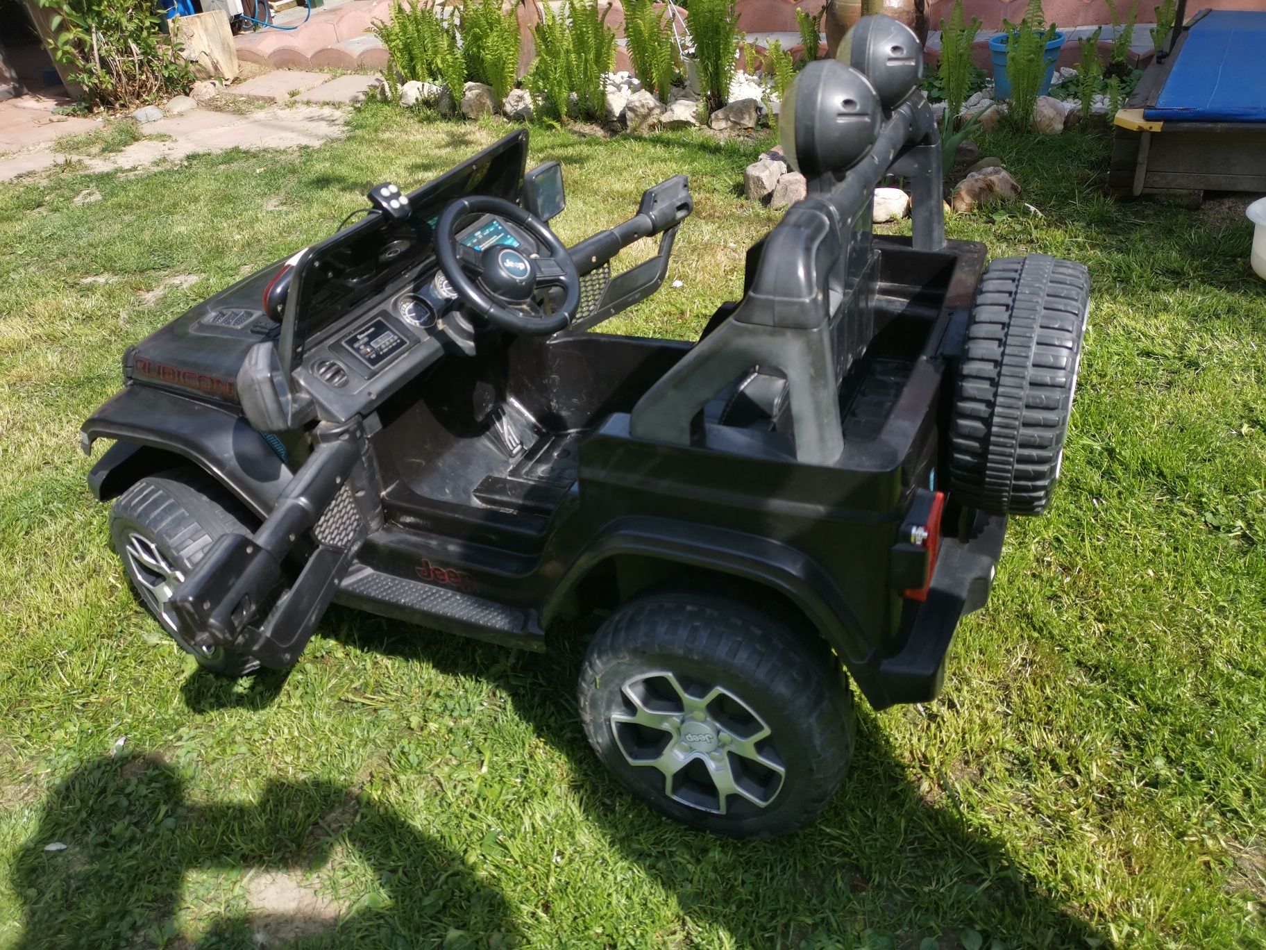 Masinuta electrica Jeep 4x4 copii