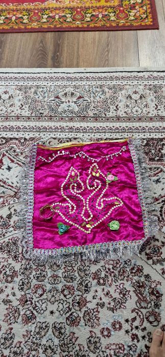 Продам қалта на праздники.размер 49/49.