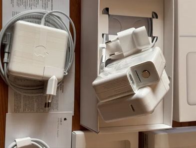 - от MacBook 85W - зарядка, блок питания, щнур макбука