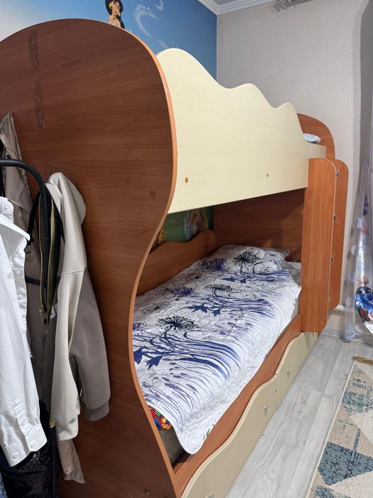 Двухярусная кровать, цена договорная