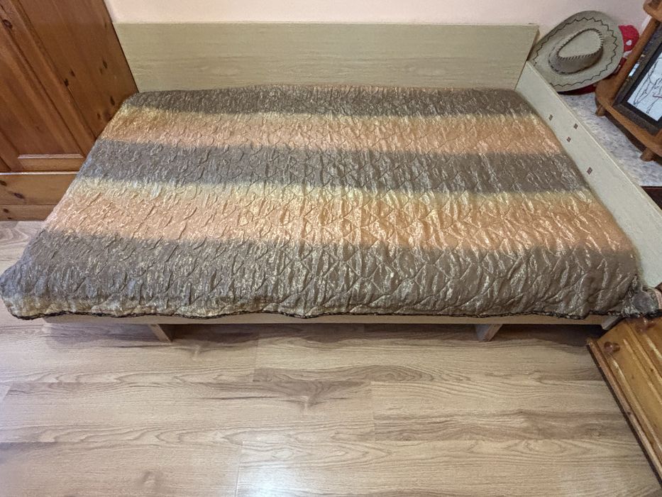 Продават се мебели