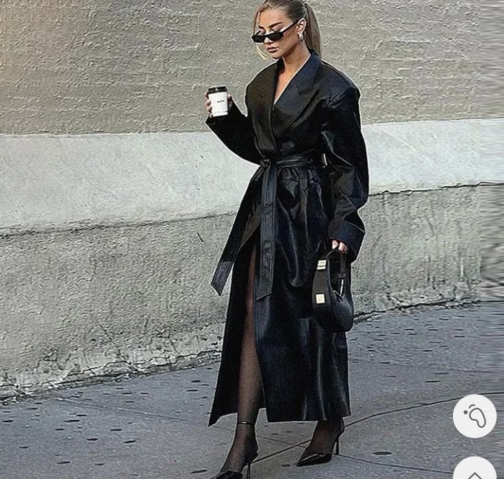 Кожаная плащь Zara 10.000 Новая!