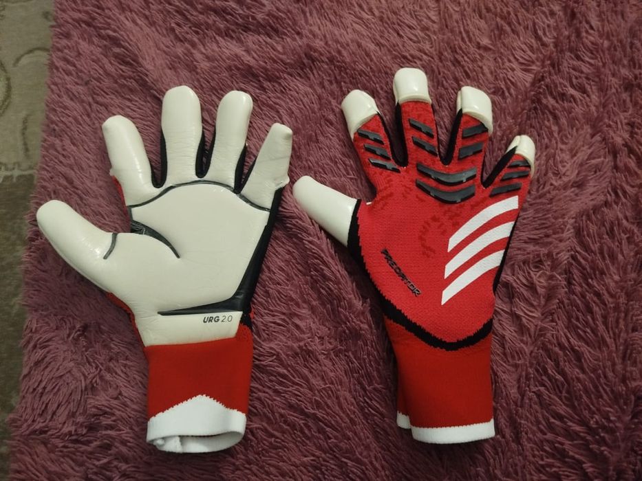 Вратарские перчатки Adidas predator pro 8 размер с защитой пальцев