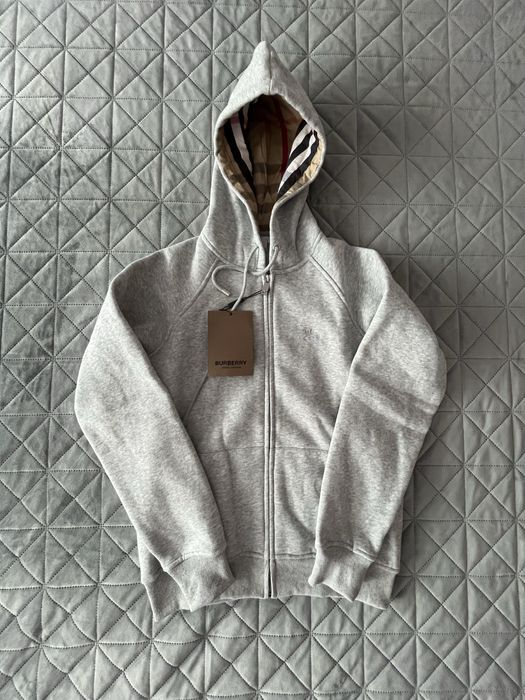 Burberry суичър [S/M]