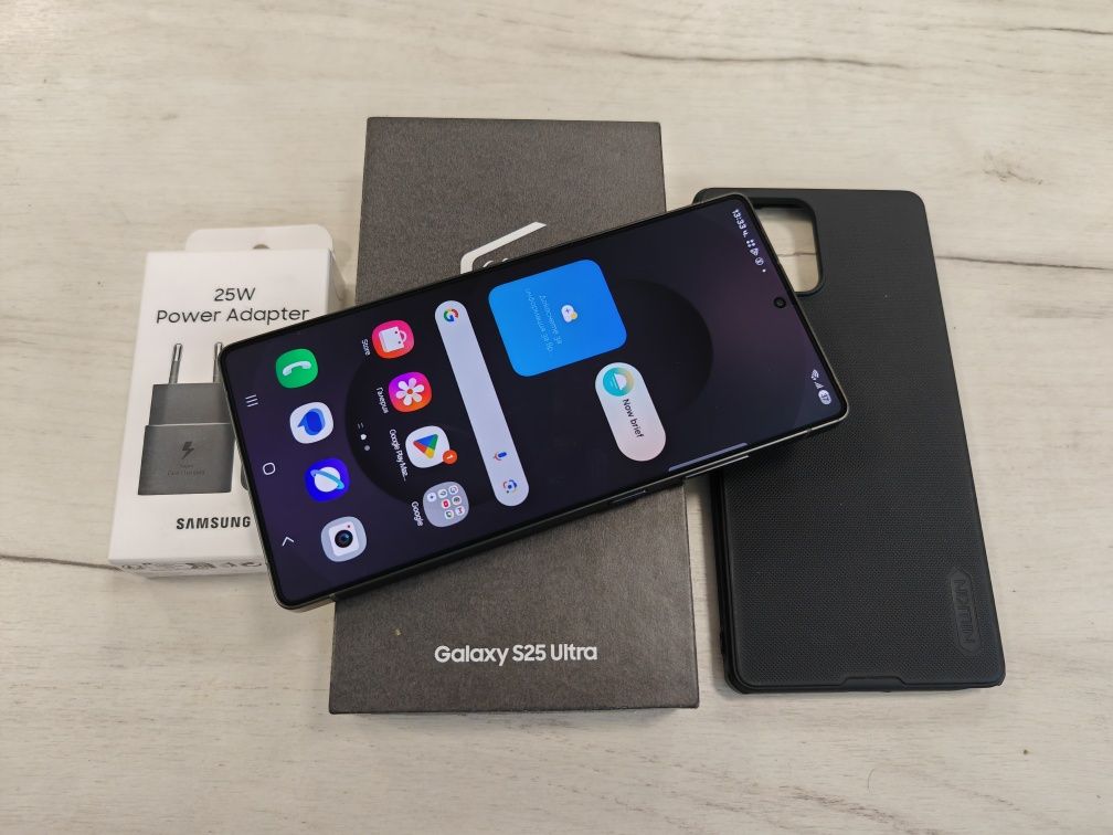 Като нов Samsung Galaxy S25 Ultra 512 GB Jet Black