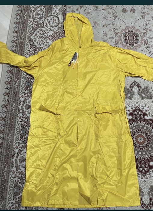 Плащ непромокаемый.Кран новый , лампочки