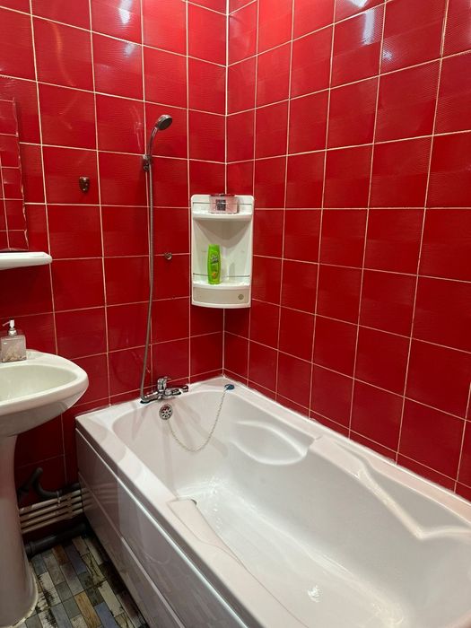Ofer spre închiriere apartament în Petrila