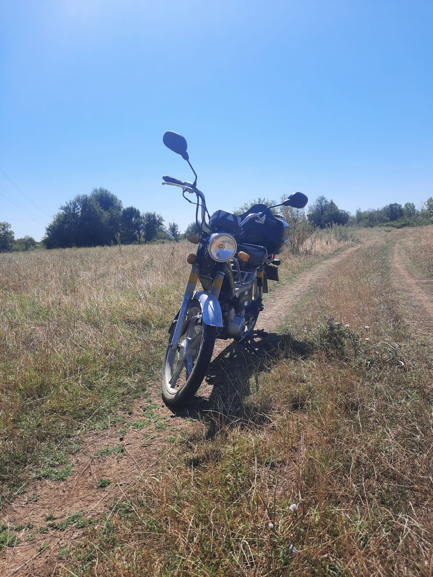 Vând moped first bike