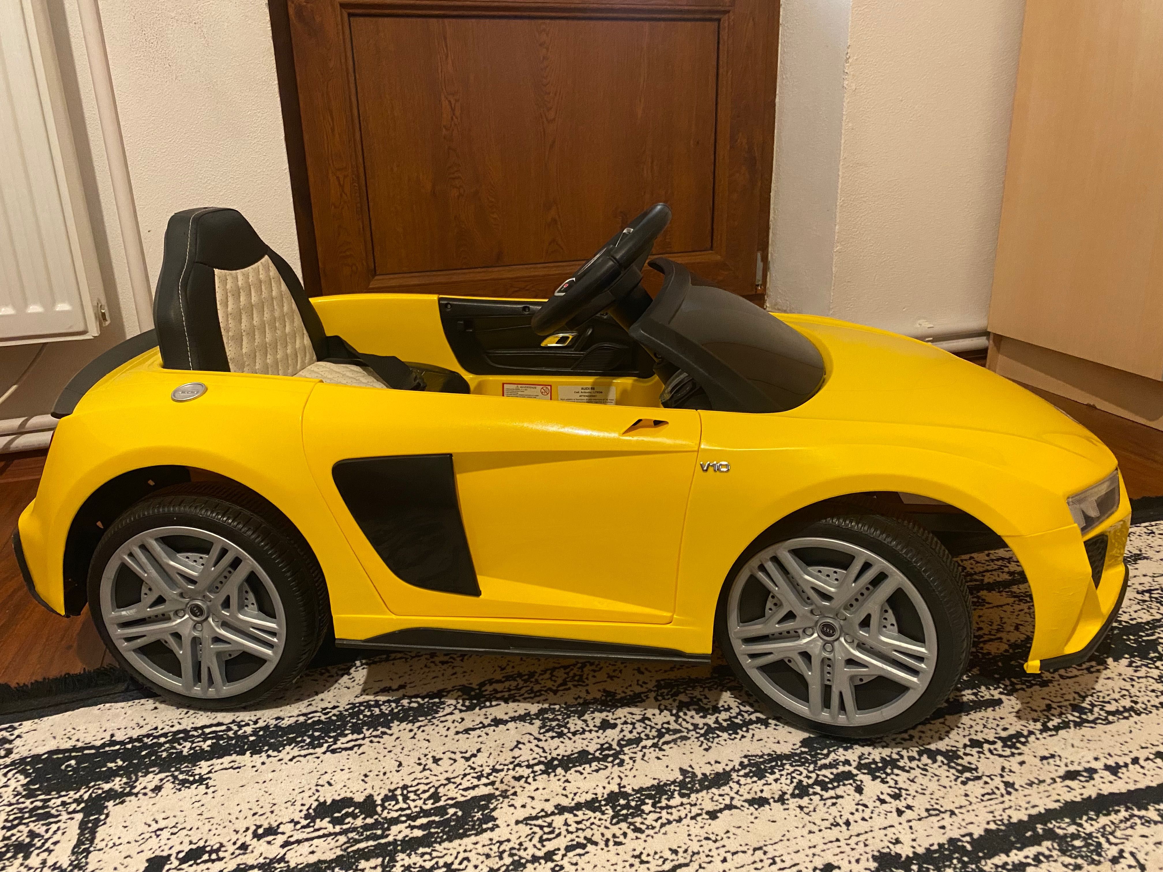 Mașină Audi sport de copii