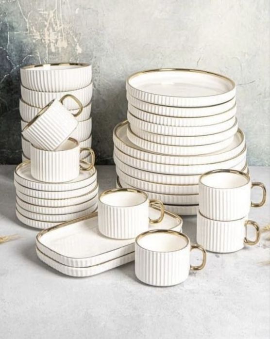 Продам 32 предмета, сервиз на 6 персон