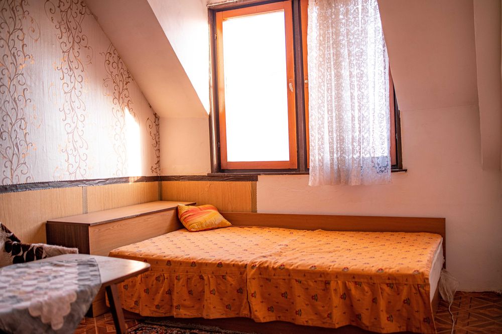 Дава се под наем Двустаен апартамент в Бургас, Възраждане - 48 кв.м за 225 € - Снимка #2