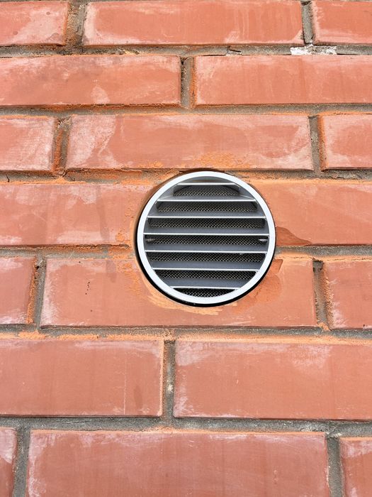 Установка рекуператоров, приточных клапанов, простых вытяжных систем.