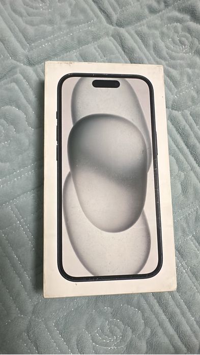 Продаю айфон 15 128гб