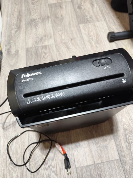 Уничтожитель документов шредер Fellowes PowerShred P-25S