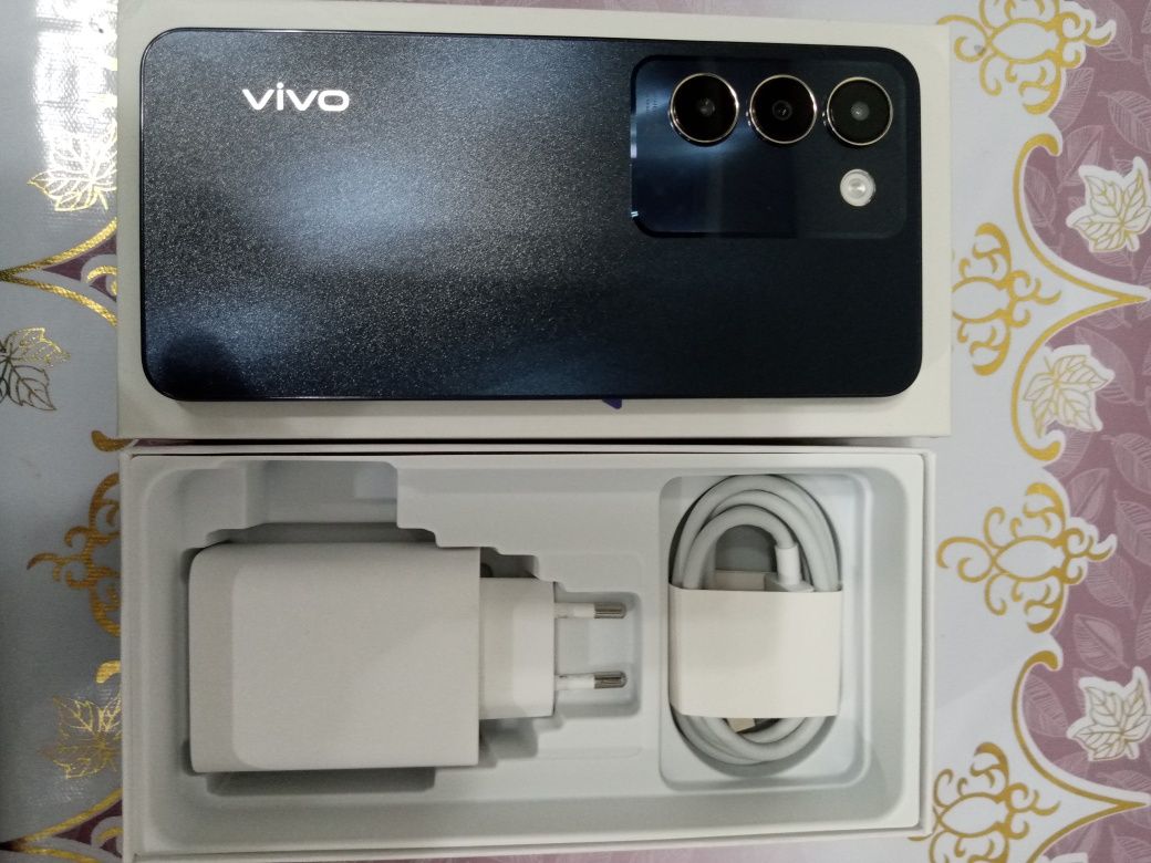 Vivo Y 100  2 oy ishlagan