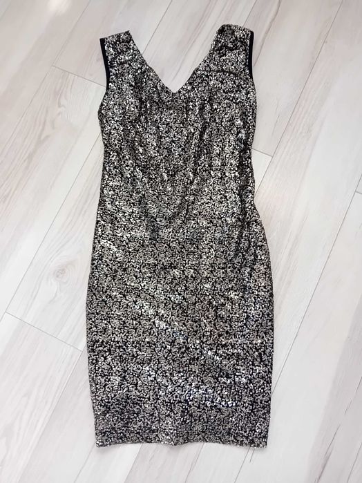 Официални рокли М размер