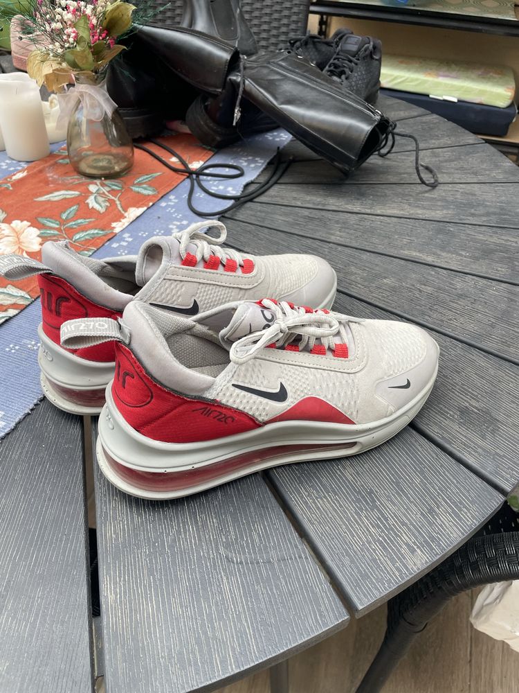 Nike 39 номер Носени но нямят скъсано.Добро състояние.