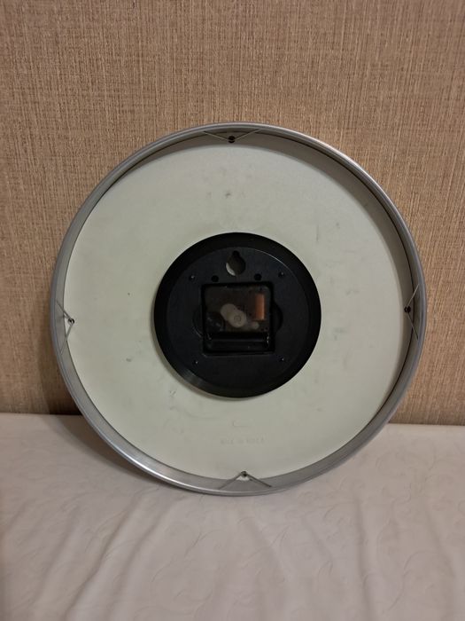 Продам часы маde in Korea.