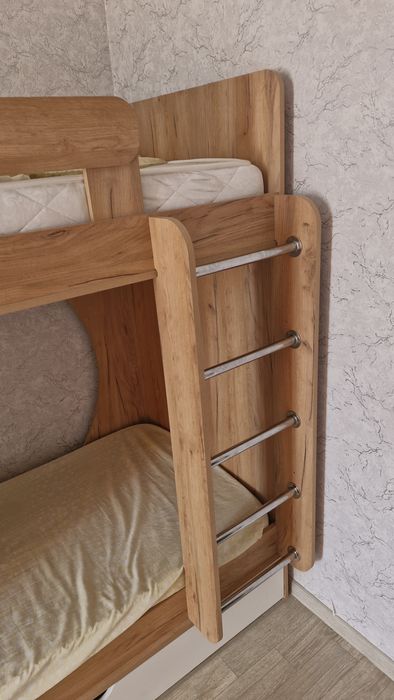 Двухярусная кровать