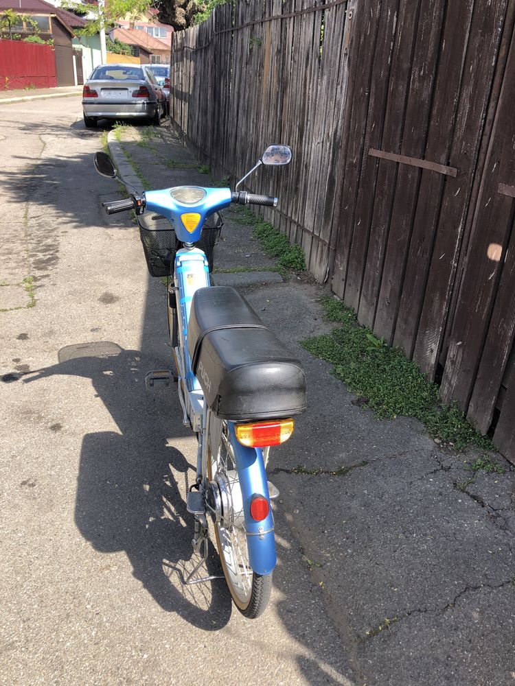 Vând bicicleta electrică (scuter)