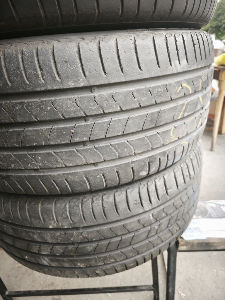 235-45-R18 kumho ecsta